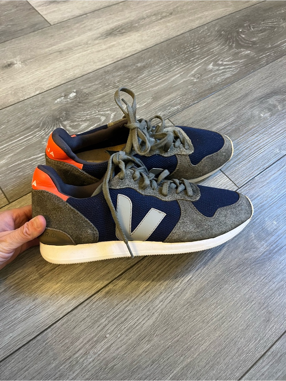 Veja RIO BRANCO II ALVEOMESH NAUTICO PIERRE ORANGE FLUO Men’s Size 9